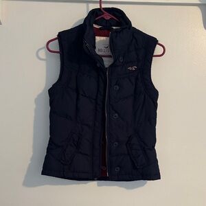 Hollister Women’s Navy Puffer Vest